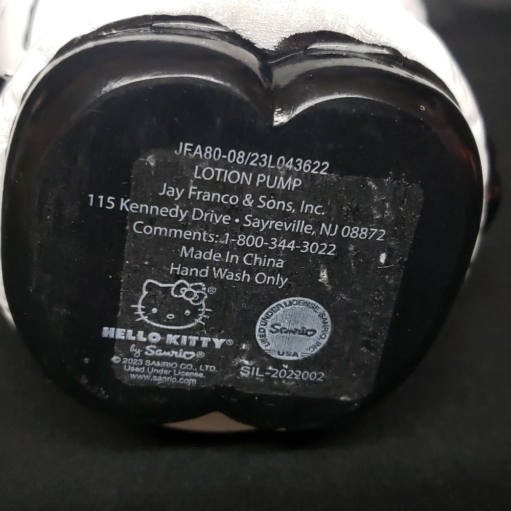 Hello Kitty NWOT Resin Lotion/Soap Pump Dispenser - Picture 6 of 7